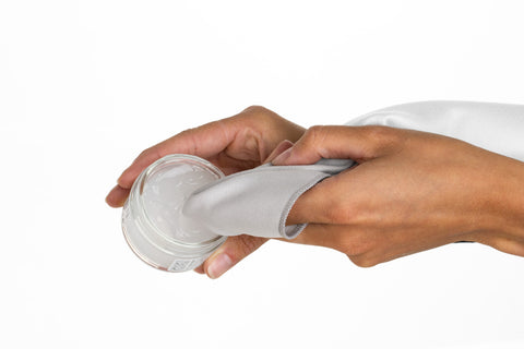 Combi Gel: Čisticí a vyživující gel